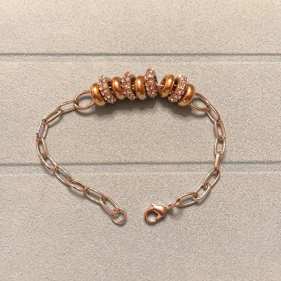 Silver and gold tone bracelet - Picture 2 of 4